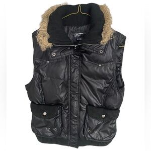 Rivet Black Down Vest with Faux Fur Collar Medium